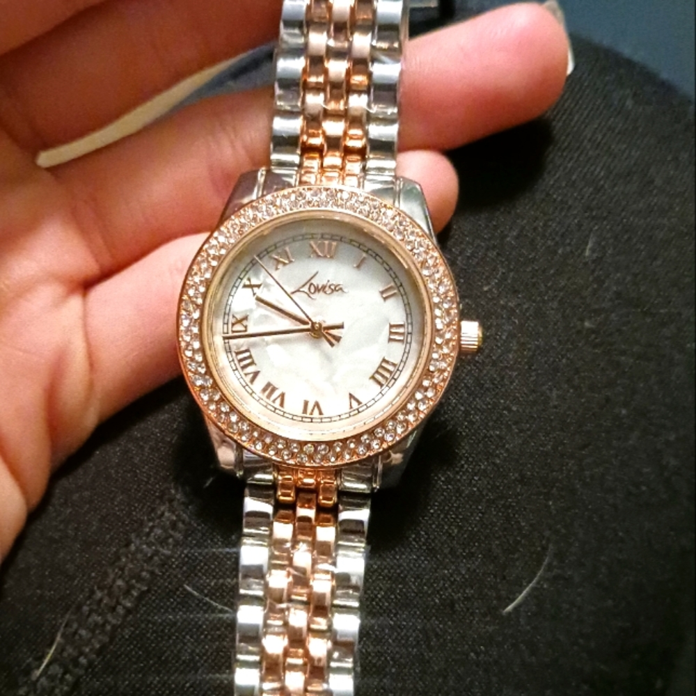 Lovisa watch
